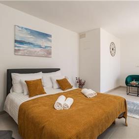Luxury 4 Bedroom Villa with Infinity Pool, Sauna, Gym, Jacuzzi and Sea Views in Orašac, near Dubrovnik, Sleeps 8